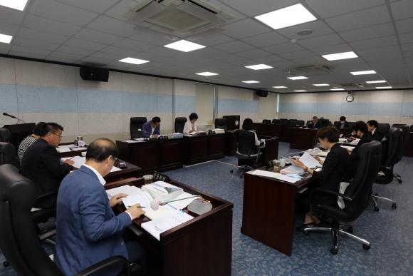 인천광역시 동구의회 제242회 제1차 정례회 제6차 예산결산특별위원회1