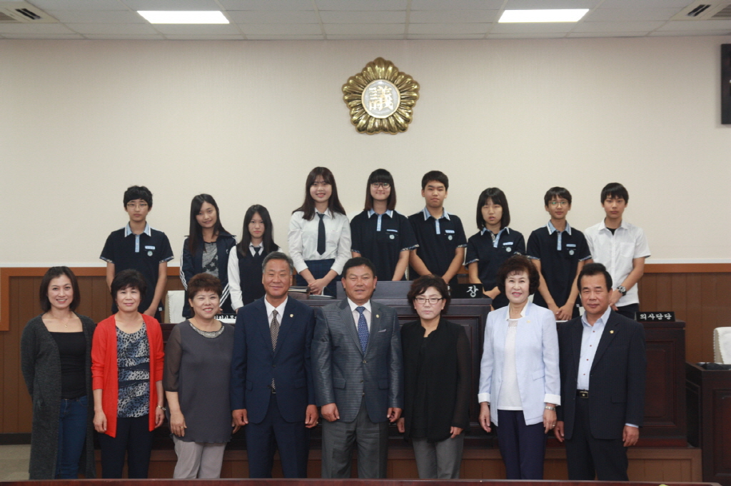 동구의회, 청소년 민주주의 체험의 장 마련(영종중학교 학생 방문)